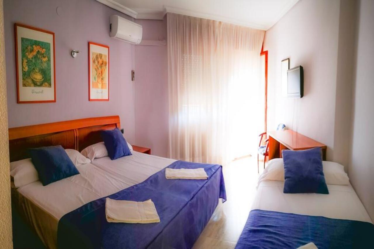 Hotel Restaurante Felipe II (Adults Only) Айна Екстериор снимка