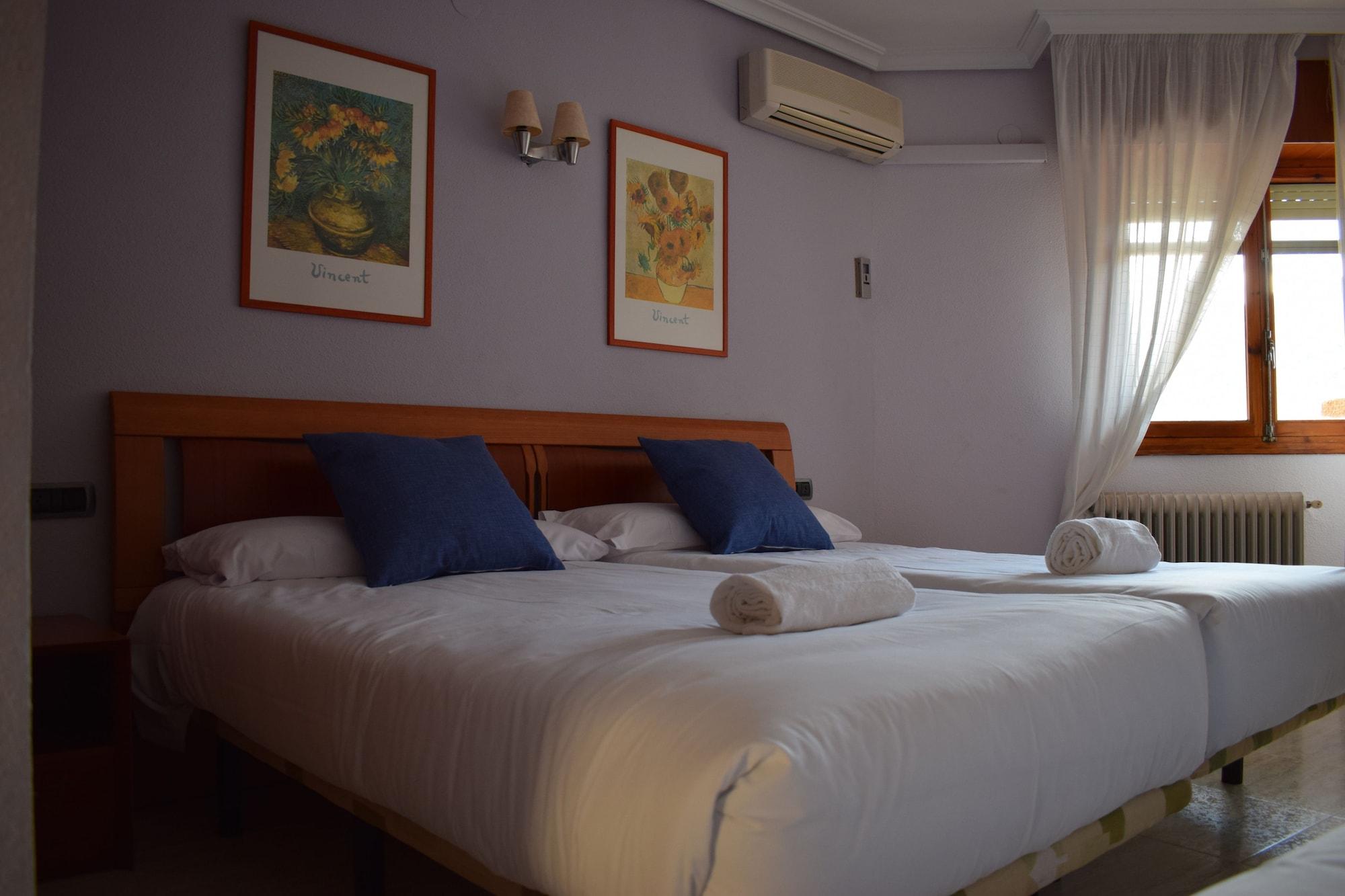 Hotel Restaurante Felipe II (Adults Only) Айна Екстериор снимка