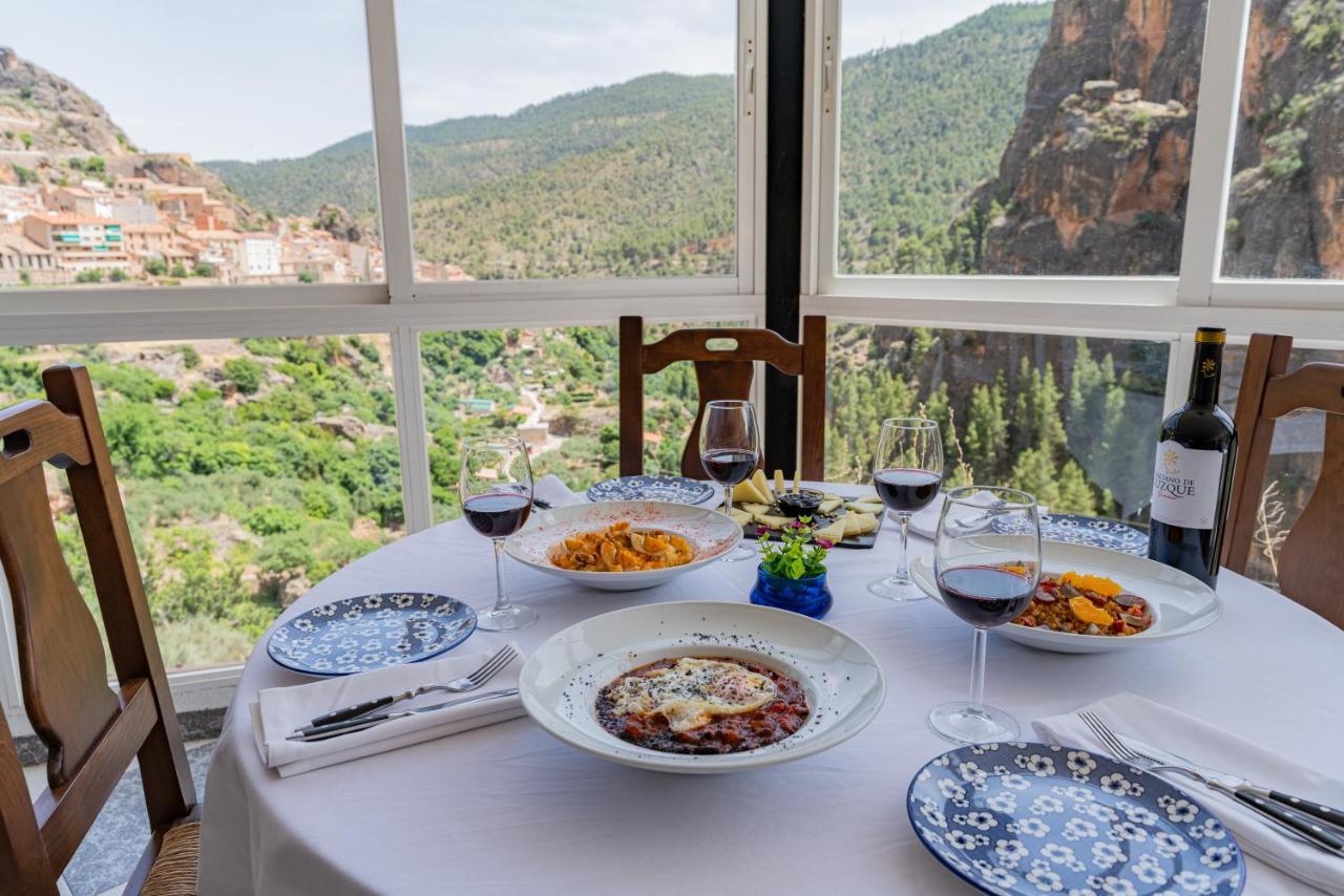 Hotel Restaurante Felipe II (Adults Only) Айна Екстериор снимка