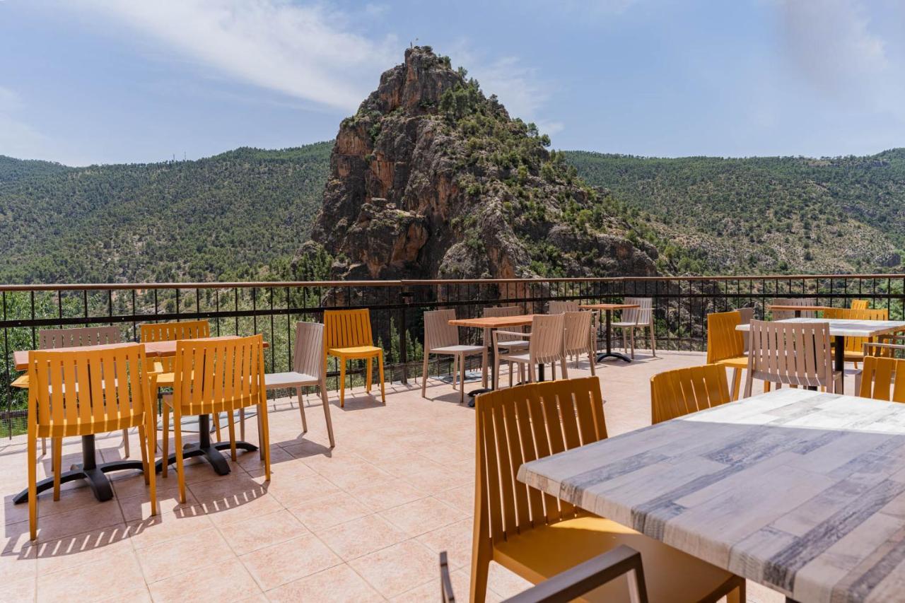 Hotel Restaurante Felipe II (Adults Only) Айна Екстериор снимка
