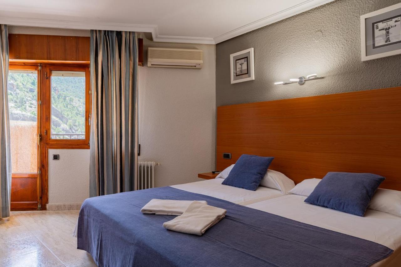 Hotel Restaurante Felipe II (Adults Only) Айна Екстериор снимка