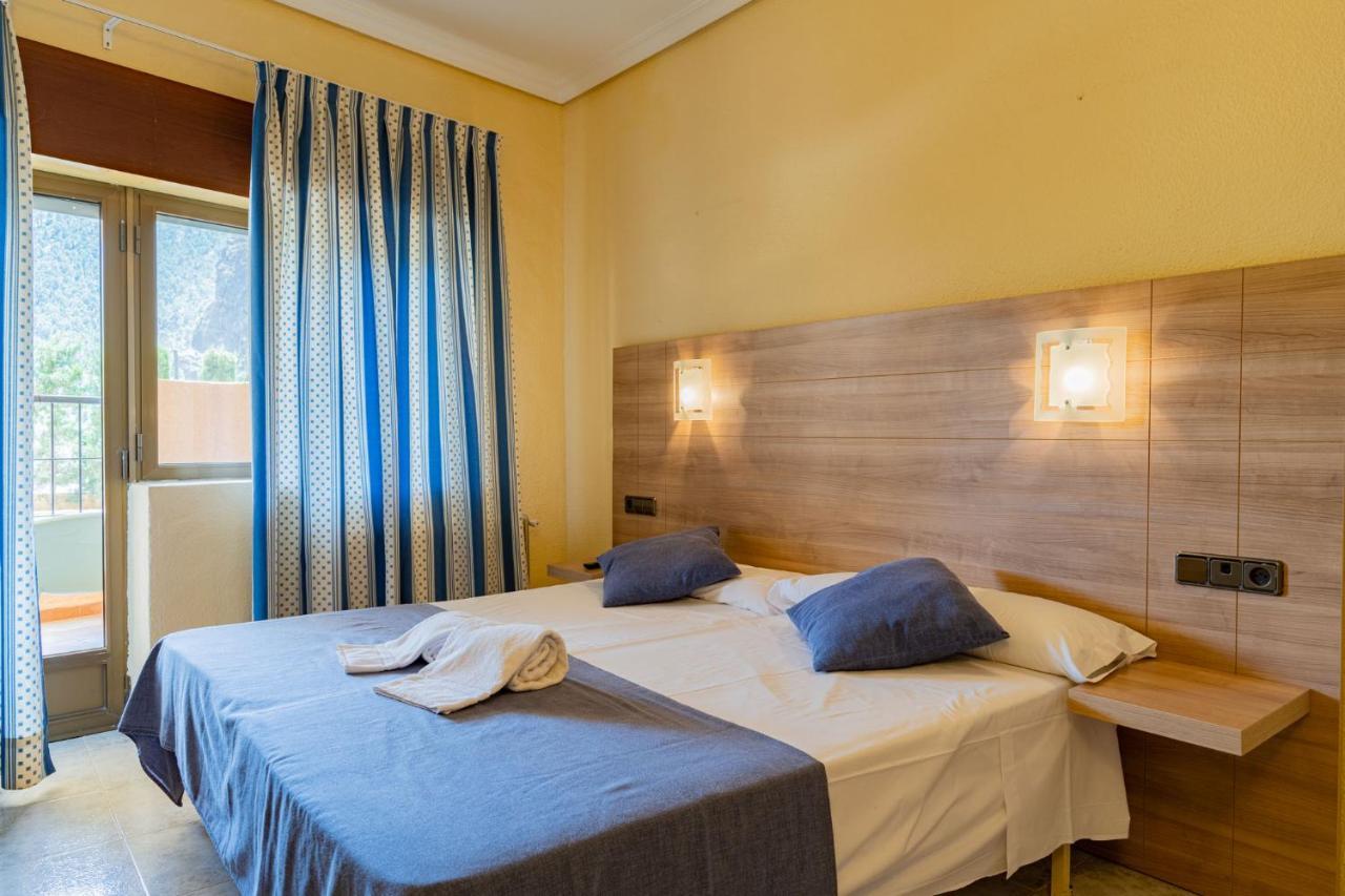Hotel Restaurante Felipe II (Adults Only) Айна Екстериор снимка