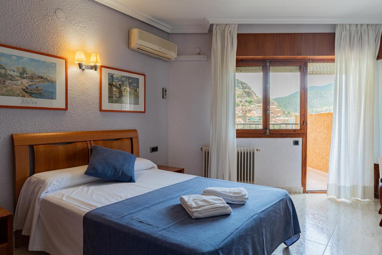Hotel Restaurante Felipe II (Adults Only) Айна Екстериор снимка