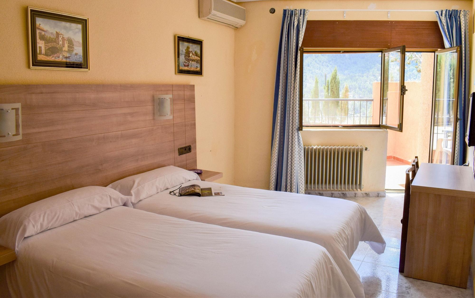 Hotel Restaurante Felipe II (Adults Only) Айна Екстериор снимка