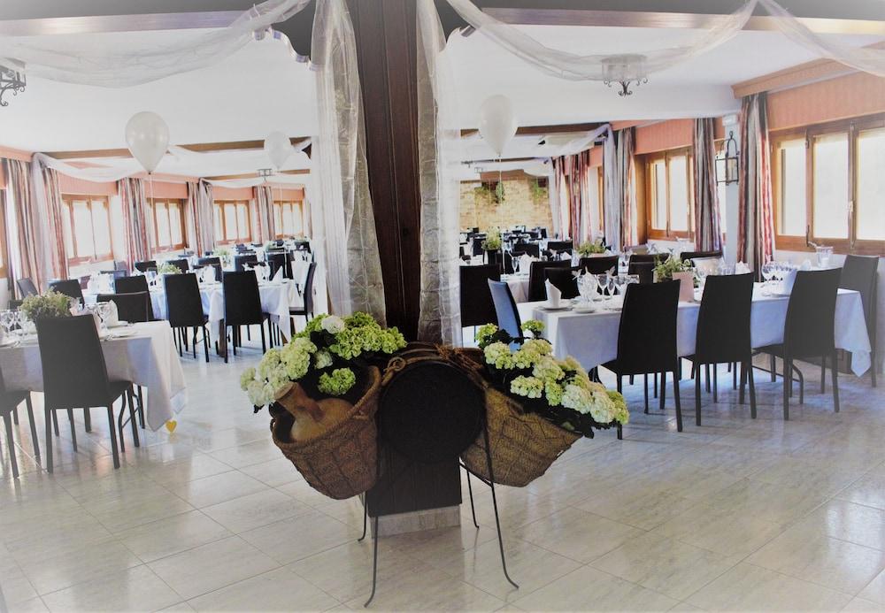 Hotel Restaurante Felipe II (Adults Only) Айна Екстериор снимка