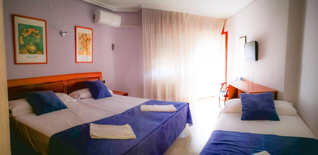 Hotel Restaurante Felipe II (Adults Only) Айна Екстериор снимка
